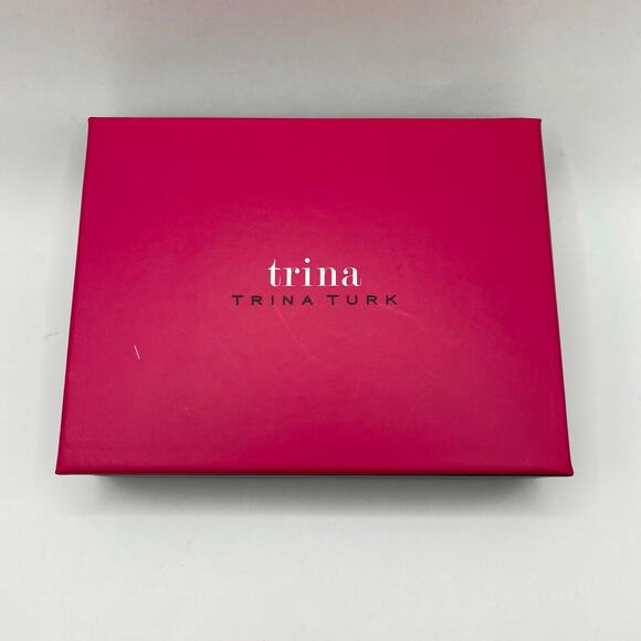 2/$30 Trina Turk Floral Compact Zip Around Wallet Hot Pink Green Cottagecore NIB - Picture 6 of 6